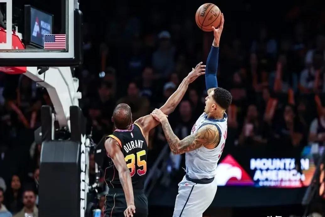 杜兰特巅峰对决，阿扎伦卡与60激战独行侠分钟，出色防守胜负难料！的简单介绍